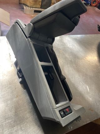 Bracciolo e consolle centrale BMW e46 con pulsanti