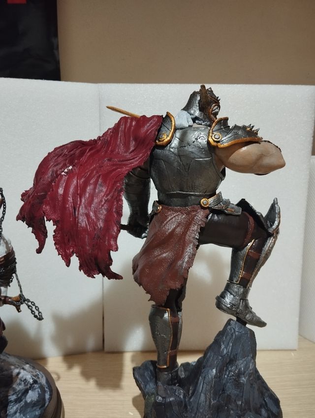 Statue Re Thor e Kratos in resina