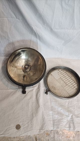 Foco delantero Ford antiguo