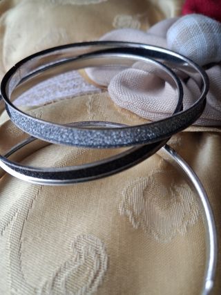 Bracciali in metallo argentato - 3 pezzi