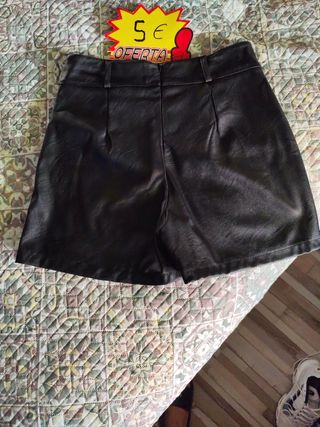 Shorts falda negros de cuero sintético 