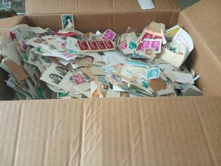 8000 Sellos antiguos España y extranjeros