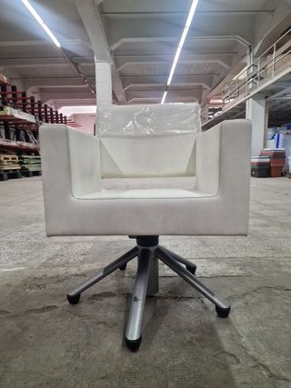Sillón giratorio blanco - piel sintética