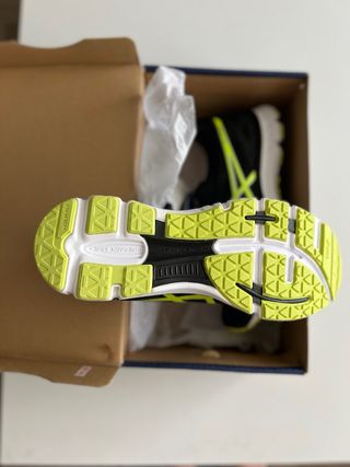 Zapatillas Asics running - Negras/Amarillas