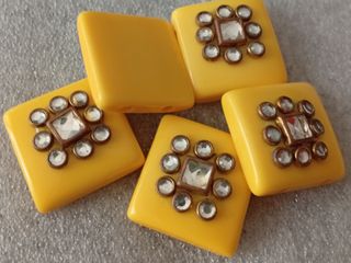 Lote 5 botones- varios modelos