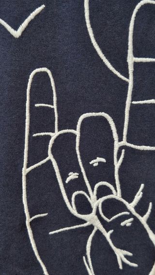 Camiseta Pull & Bear - Bordado - Azul