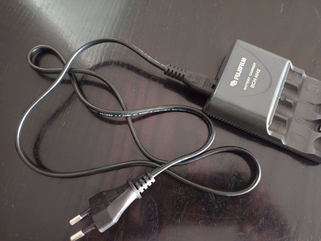 Cargador pilas Fujifilm BCH-NH2