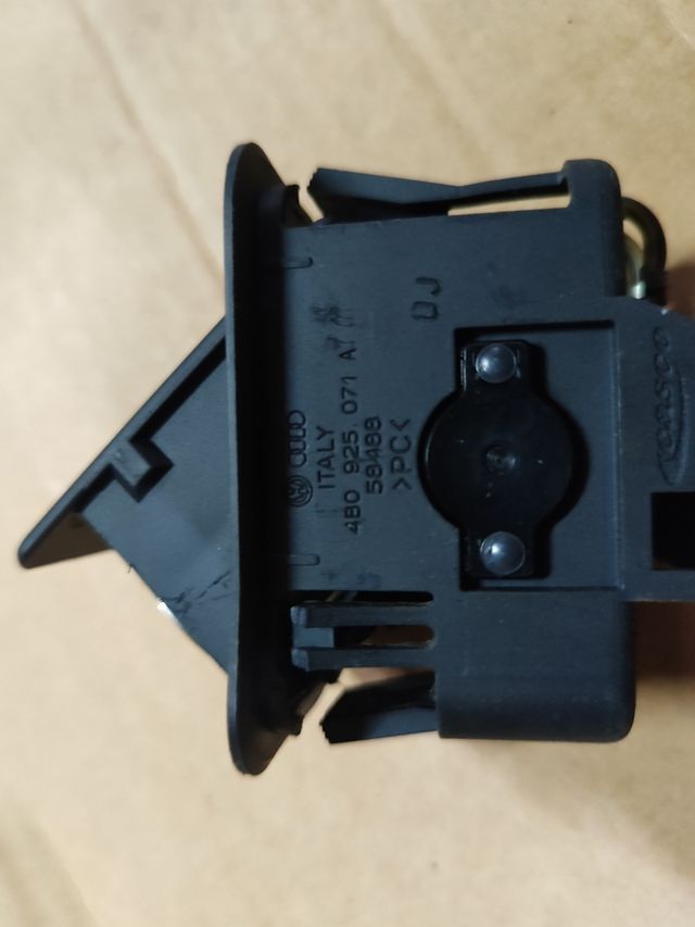 Tomacorriente 12V VAG