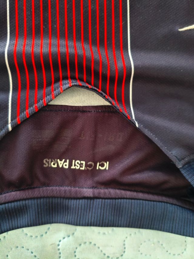 Camiseta PSG Talla S/M.Escudo temporada 2016/2017