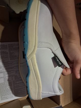 Zapatos seguridad blancos con punta antigolpes
