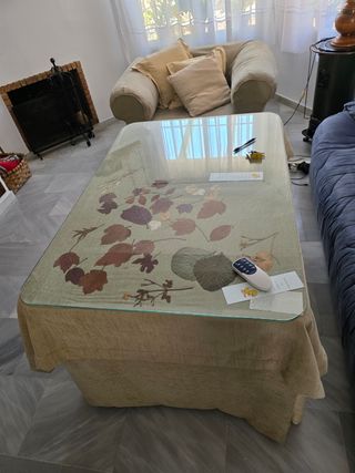 3 Sofá y 6 sillas madera estilo clásico , regalado