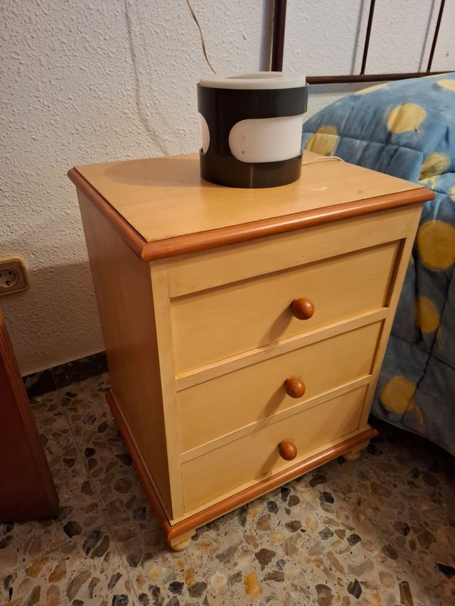 Mesita noche 3 cajones - Madera