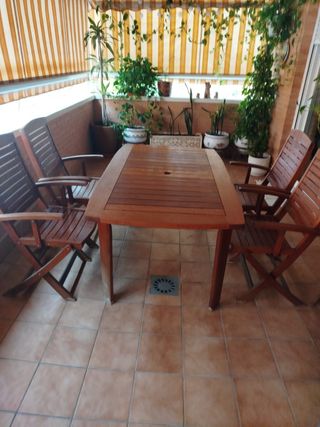 Mesa terraza madera + 4 sillas de madera teka