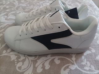 Zapatillas Boomerang 41 - Blancas y Negras