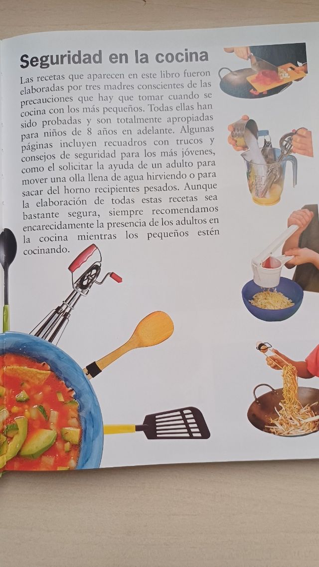 Cómo Cocinar Con Niños. SIN ESTRENAR
