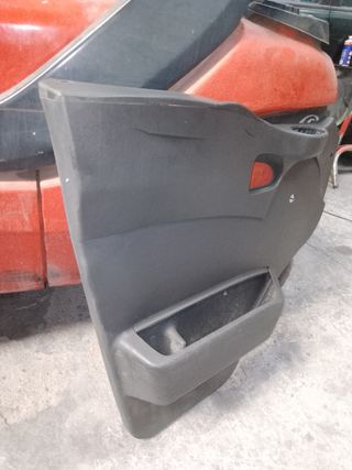 Tapizado puerta Iveco Daily