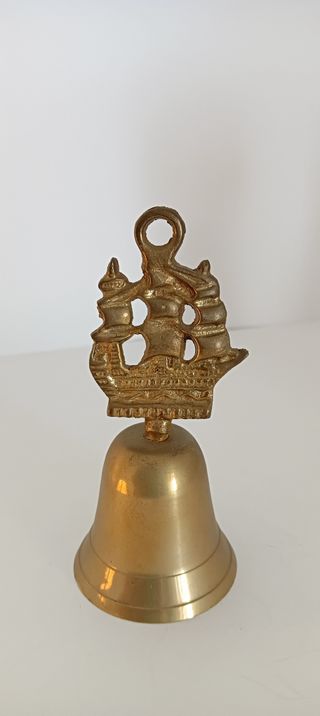 7 campane in bronzo e ottone.