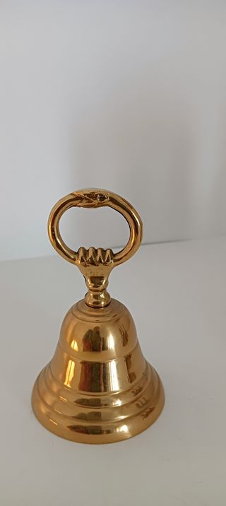 7 campane in bronzo e ottone.