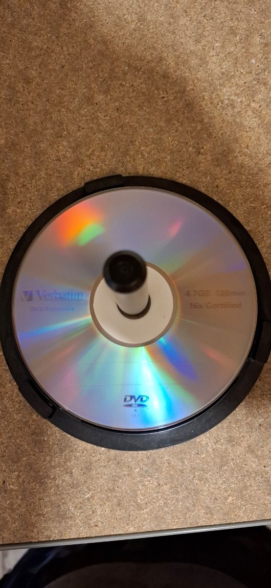 CD 700MB 52X y DVD 4,7GB 120 min 16X - Verbatim