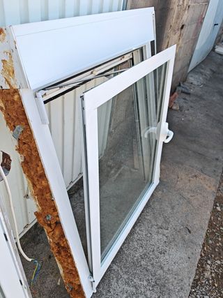 Ventana oscilobatiente 