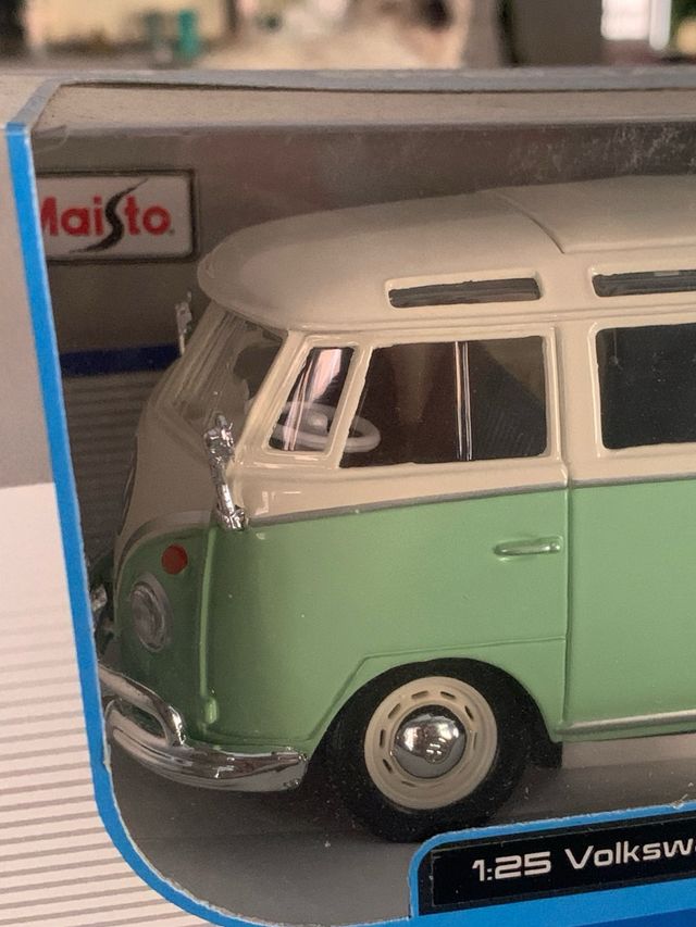 Maisto VW Samba 1:25