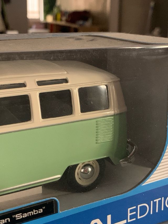 Maisto VW Samba 1:25