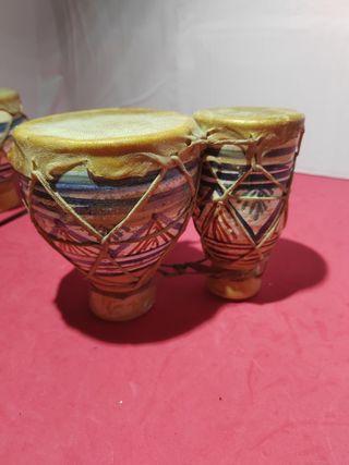 Pareja de tambores africanos