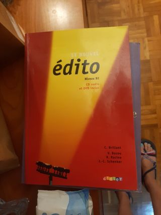 Nouvel Edito Niveau B2: Livre + CD + DVD (New Ed.) (French Edition)