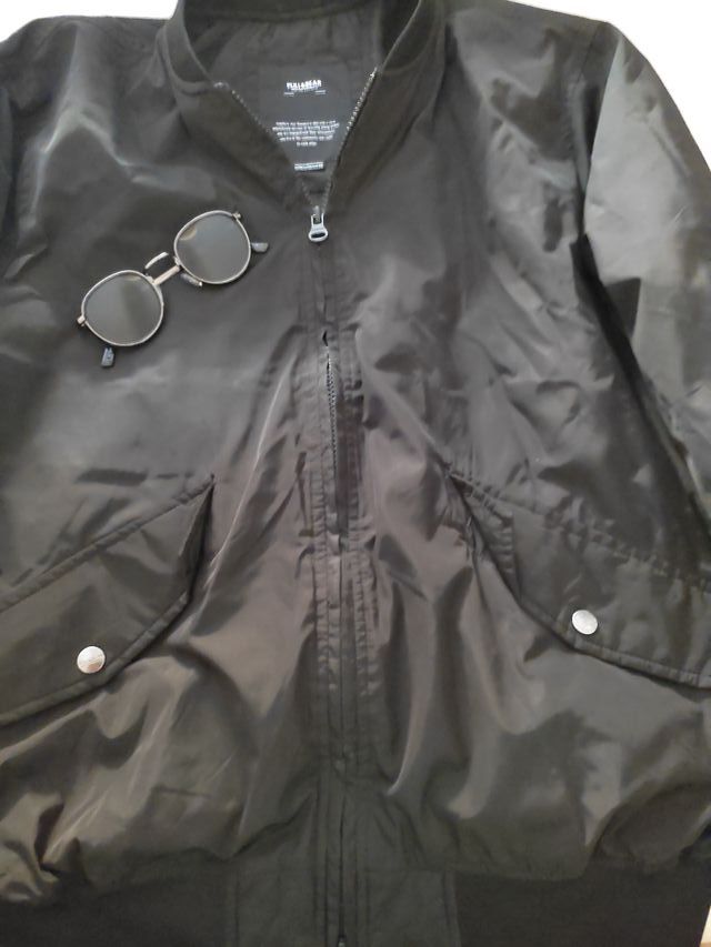 Cazadora negra de hombre Pull & Bear