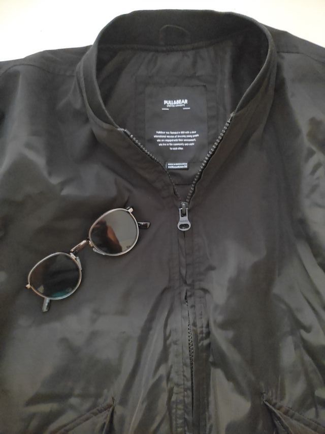 Cazadora negra de hombre Pull & Bear