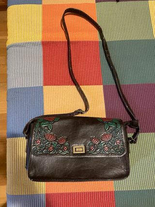 Bolso bandolera marrón oscuro tirando a negro