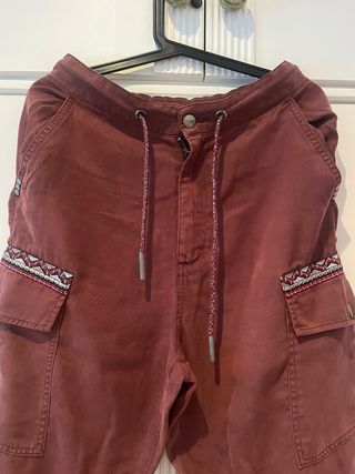 Pantalones Desigual marrón granatoso, estilo boho