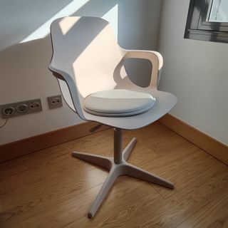 Silla giratoria Ikea Odger beige