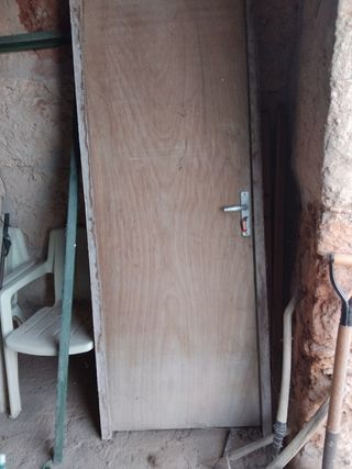 Puerta madera

