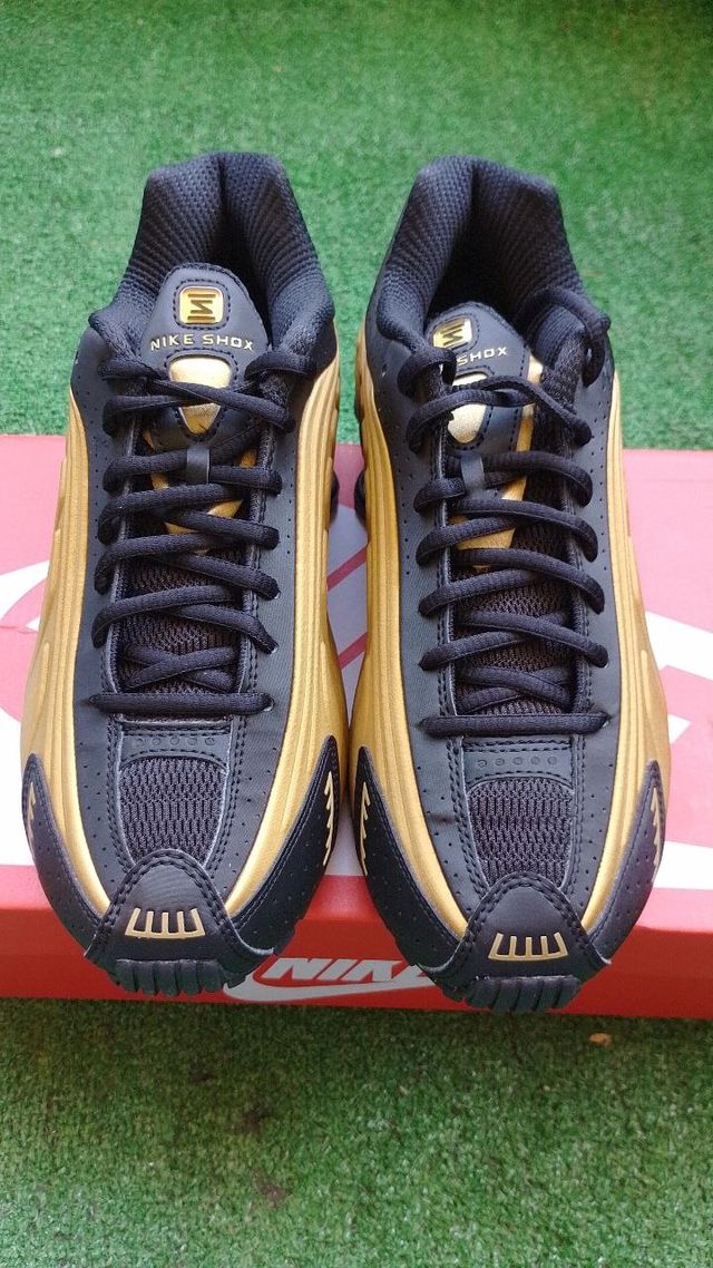 Nike Shox R4 Black Gold talla 40