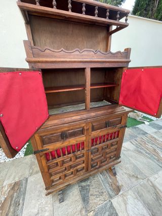 Aparador antiguo rústico de madera para restaurar