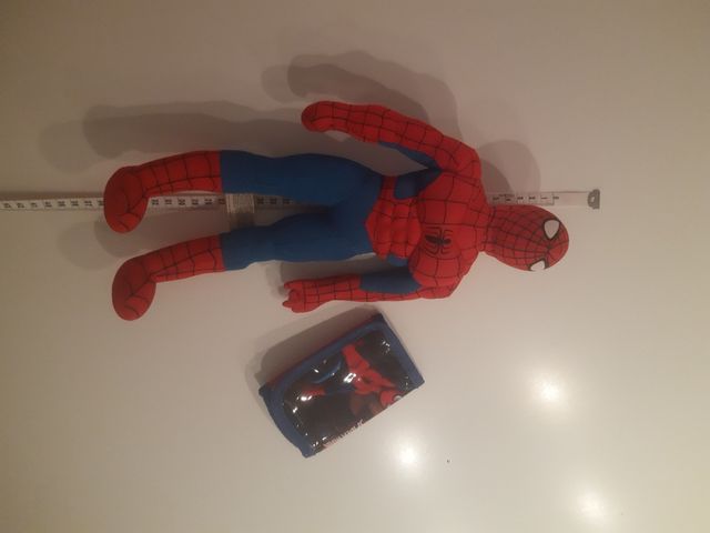 Muñeco Spiderman y monedero