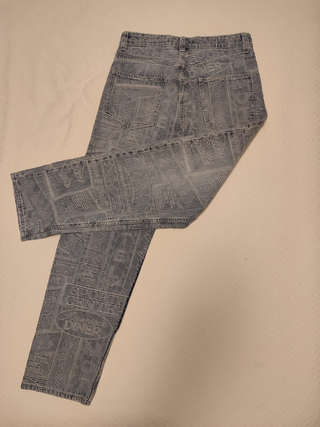 Jeans Bershka bordados, talla 36