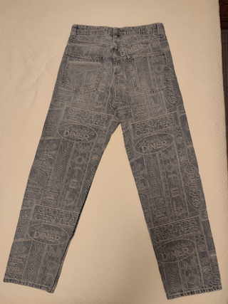 Jeans Bershka bordados, talla 36
