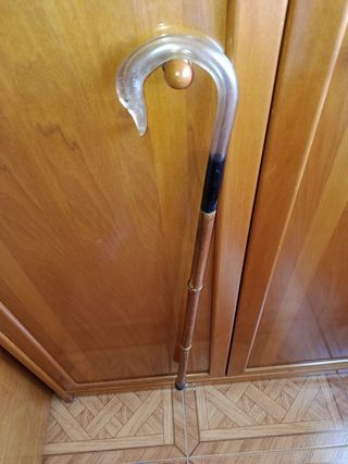 Bastón madera con empuñadura curva