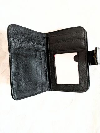 Monedero billetera negro acharolado monogram