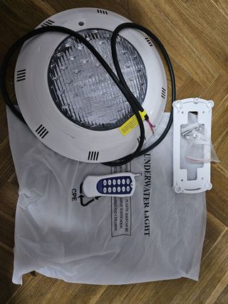 Luz LED piscina - Lámpara sumergible