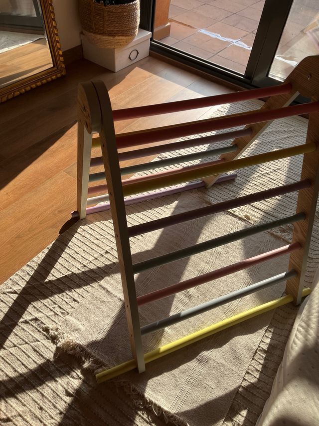 Triángulo Pikler infantil