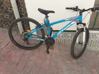 Se vende bicicleta btwin 