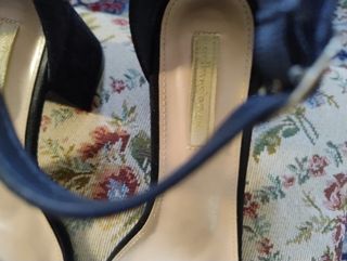 Sandalias negras tacón bajo