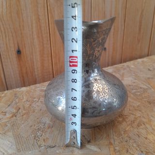 Brocca vintage in metallo