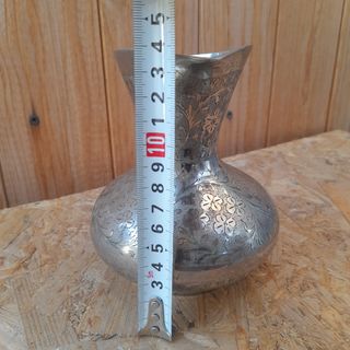 Brocca vintage in metallo