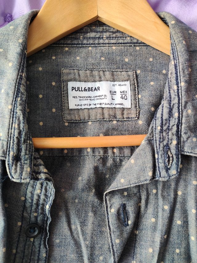 Camisa Pull&Bear azul de bolinhas - L