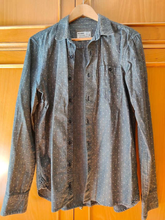 Camisa Pull&Bear azul de bolinhas - L