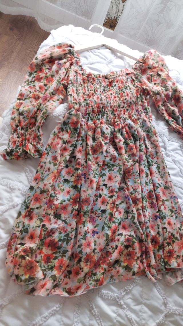 Vestido floral  y rosa